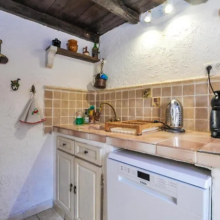 1 Bedroom Lovely In Будинок відпочинку