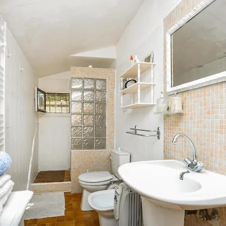 Vakantiehuis 1 Bedroom Lovely In Menton