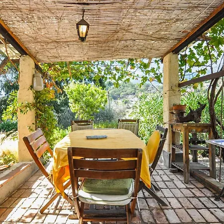 Будинок відпочинку 1 Bedroom Lovely In *